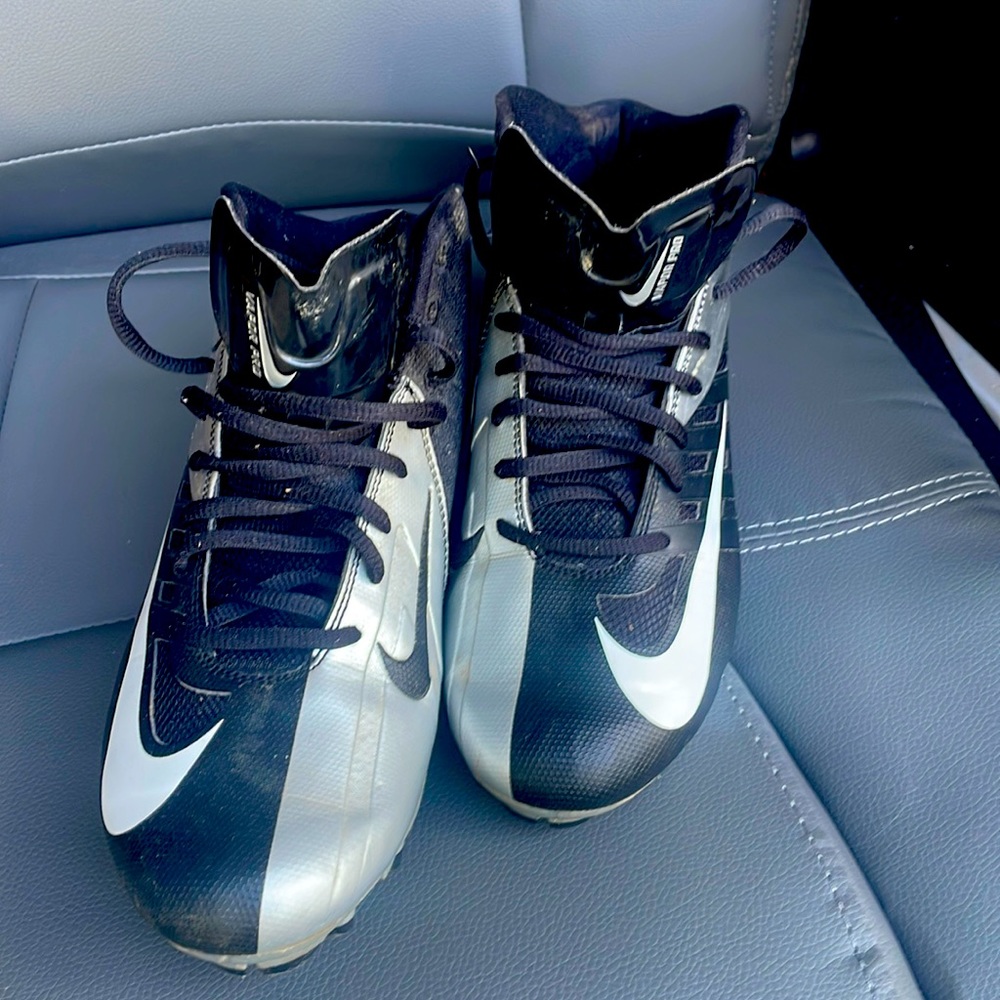 Nike Vapor Pro boys cleats Size 8.5